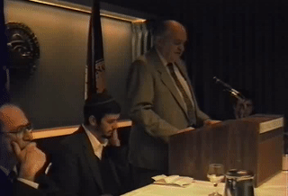   הרב בנימין כהנא היד דורש במועדון העיתונות הלאומי בעברית, בשנת 3 19 91 00:30:27